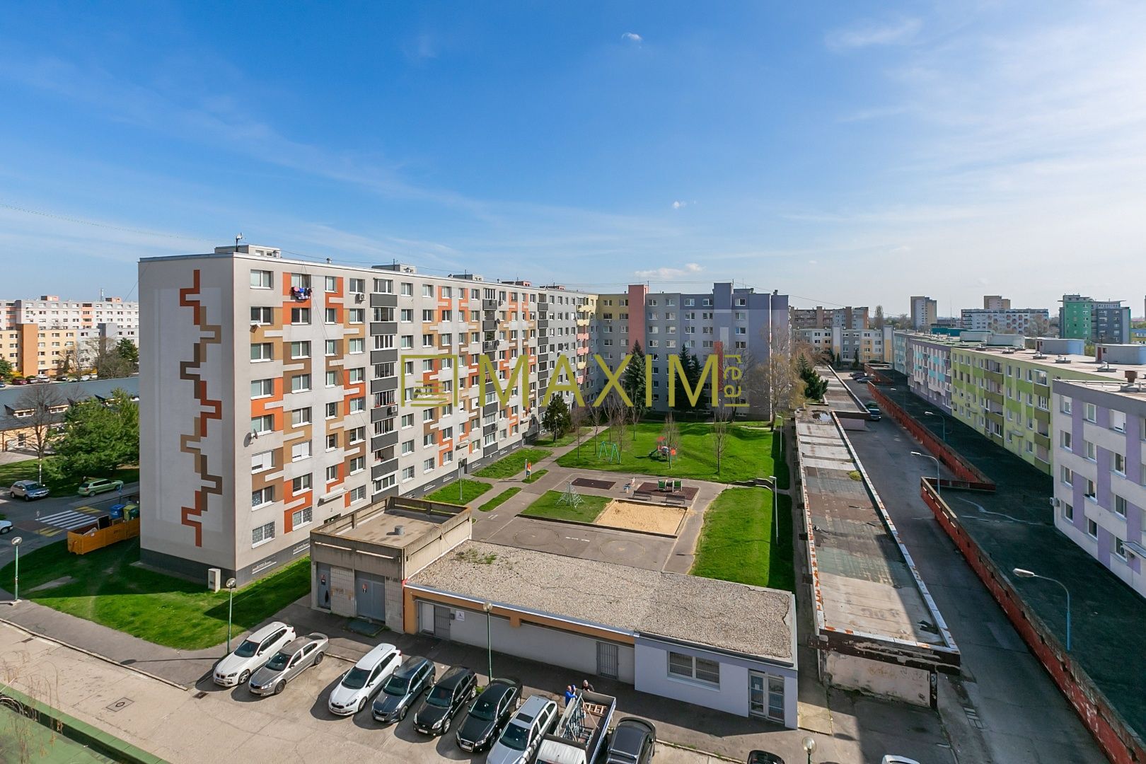 REZERVOVANÝ - Ponúkame 3 izbový byt v pôvodnom stave na Toryskej ulici v Bratislave