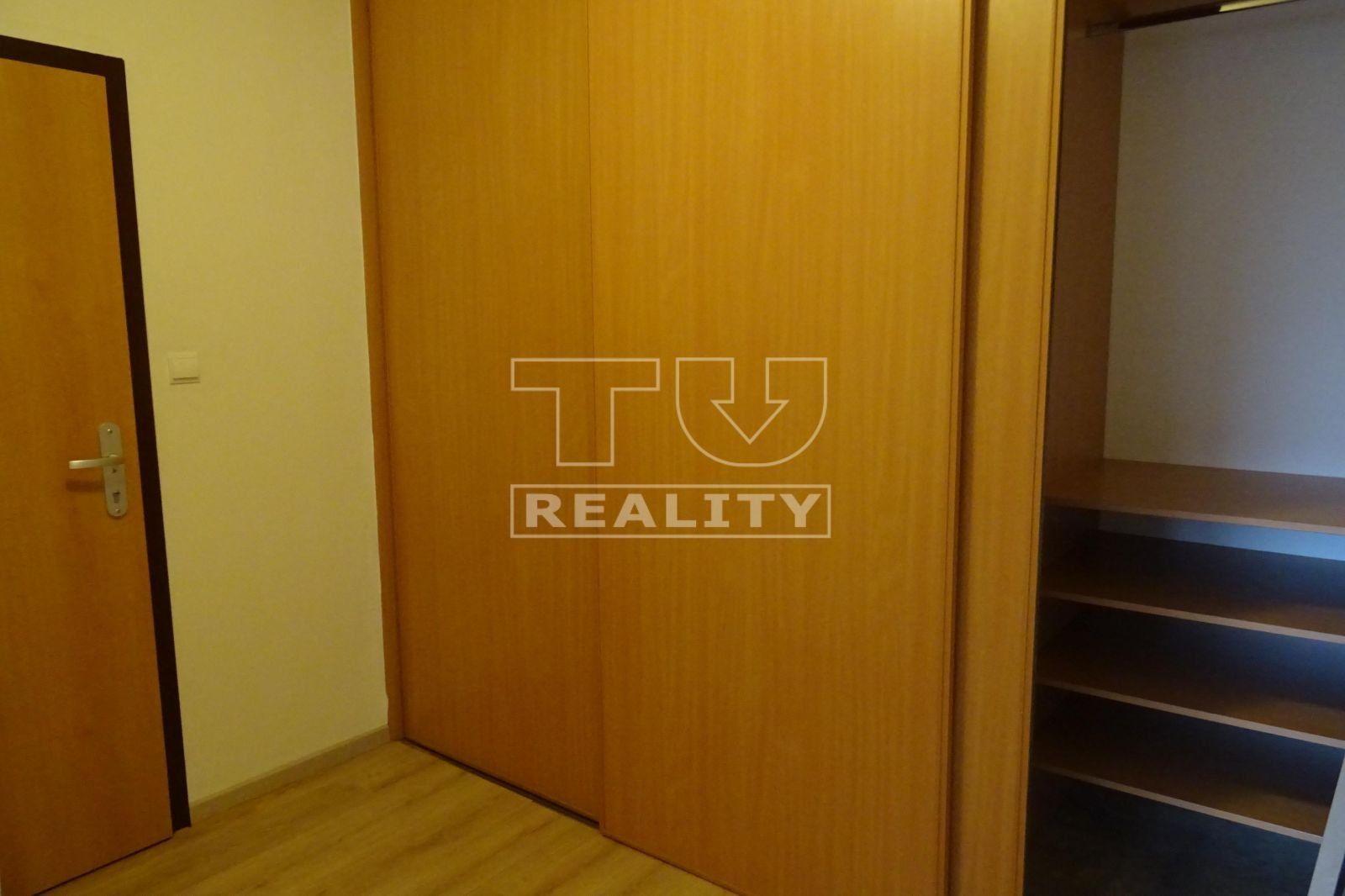 TUreality ponúka na predaj 3i byt - Bratislava-Ružinov - 62 m²