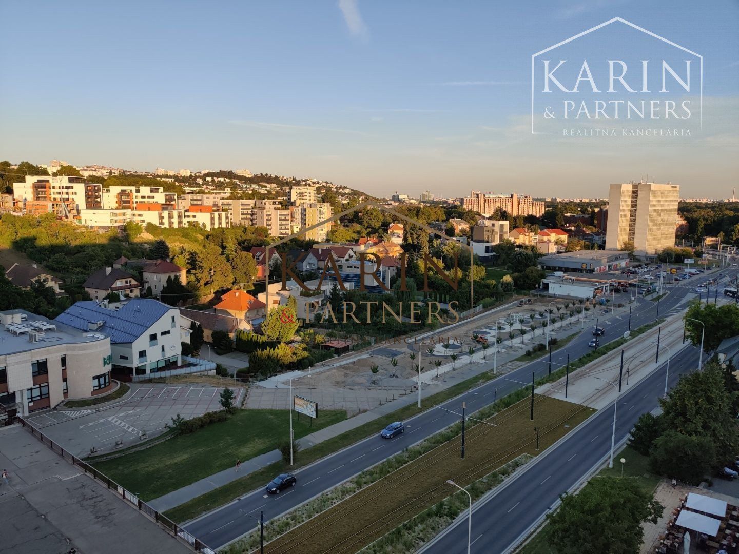 Iný-Prenájom-Bratislava - mestská časť Karlova Ves-550.00 €