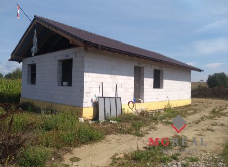 Novostavba Rodinný dom Malé Ripňany / hrubá stavba