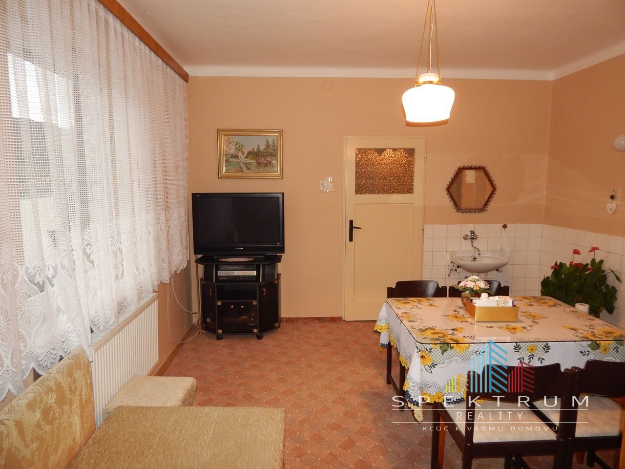 SPEKTRUM REALITY- Na predaj 4-izbový rodinný dom s pozemkom 1666 m2, Handlová, okres Prievidza