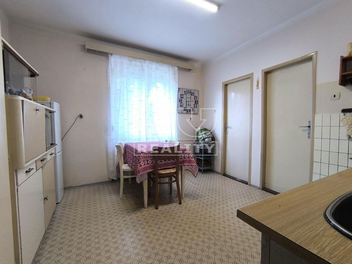 Na predaj 3 izbový byt s vlastnou záhradkou a garážou v Bánovciach nad Bebravou, 78 m2
