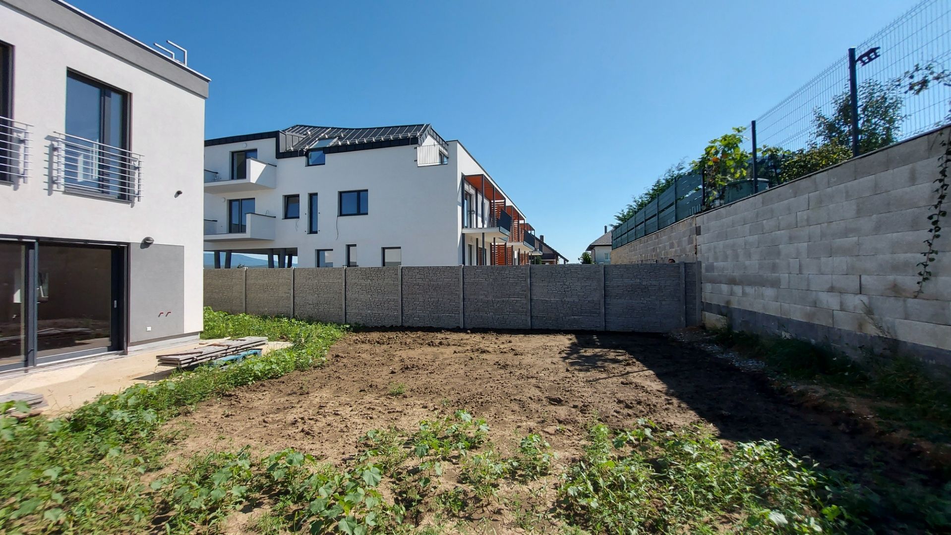 ADOMIS - predáme 5izbový nadštandardný RD 2podlažný kompletne dokončený, 2x kúpelňa,kolaudácia,131m2,parking,záhradka,Košice - Krásna