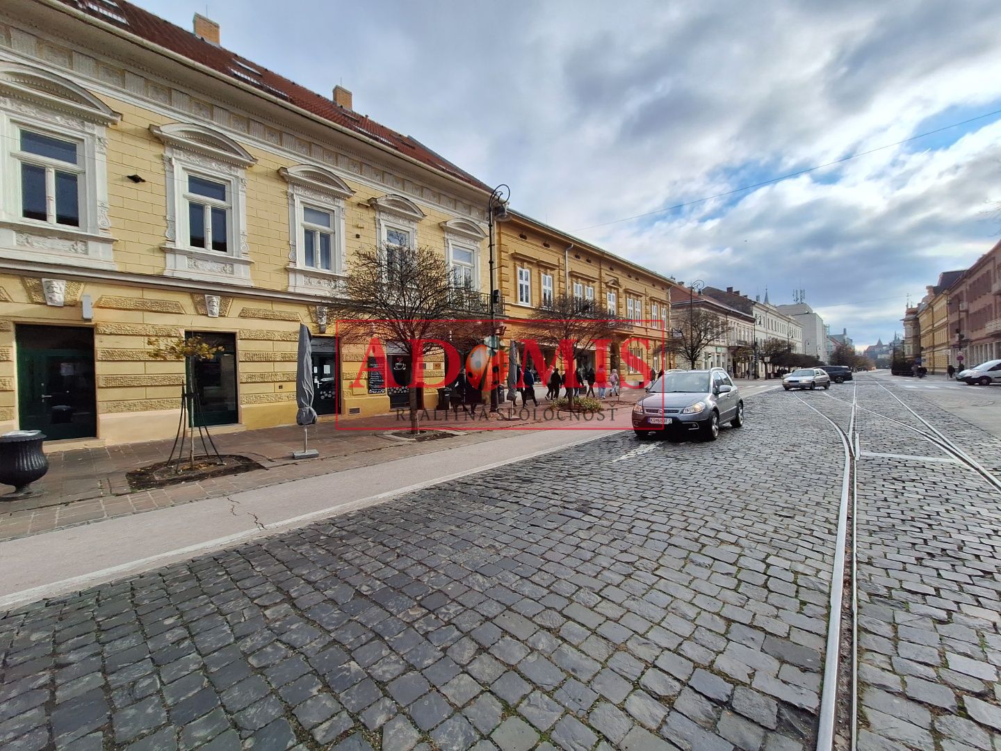 ADOMIS - predáme komerčný priestor 87m2(3x kancelária,obchod), historická budova, Košice centrum, Hlavná ulica