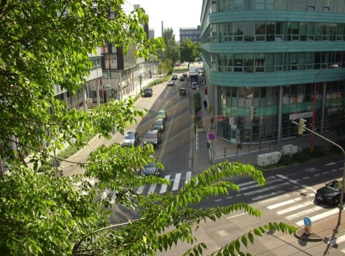 PREDANÉ - PRIEVOZSKÁ, 1-i byt, 44 m2 – tehlový byt priamo OPROTI APOLLO BC