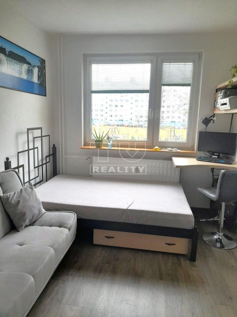 NA PREDAJ kompletne zrekonštruovaný, čiastočne zariadený 2- izbový byt v Prievidzi