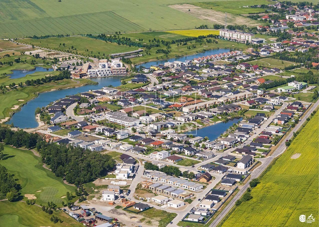TUreality ponúka na predaj pozemok v obci Hrubá Borša 990 m².