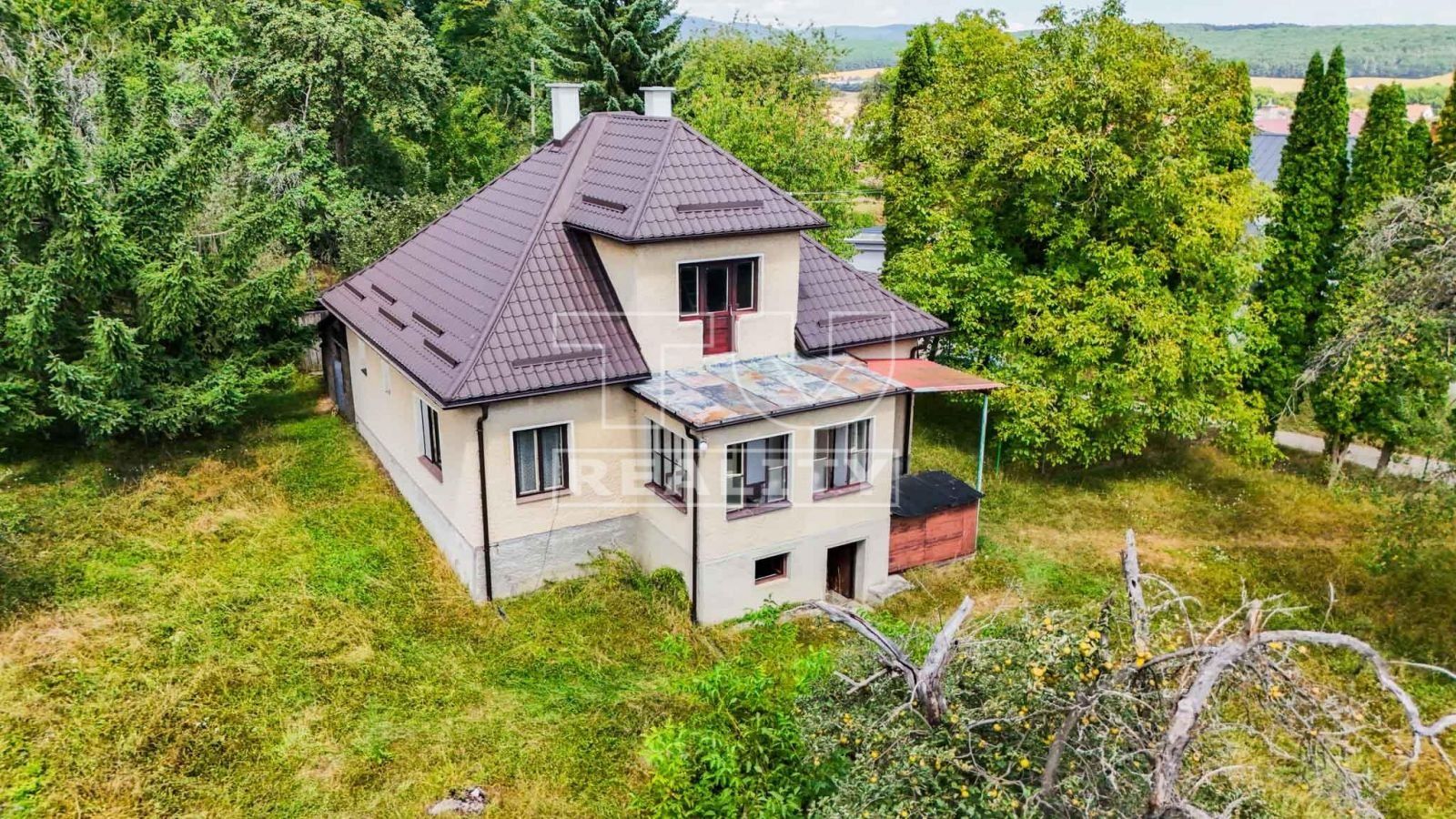 NA PREDAJ udržiavaný rodinný dom so slnečným pozemkom v Diviackej Novej Vsi okr. Prievidza