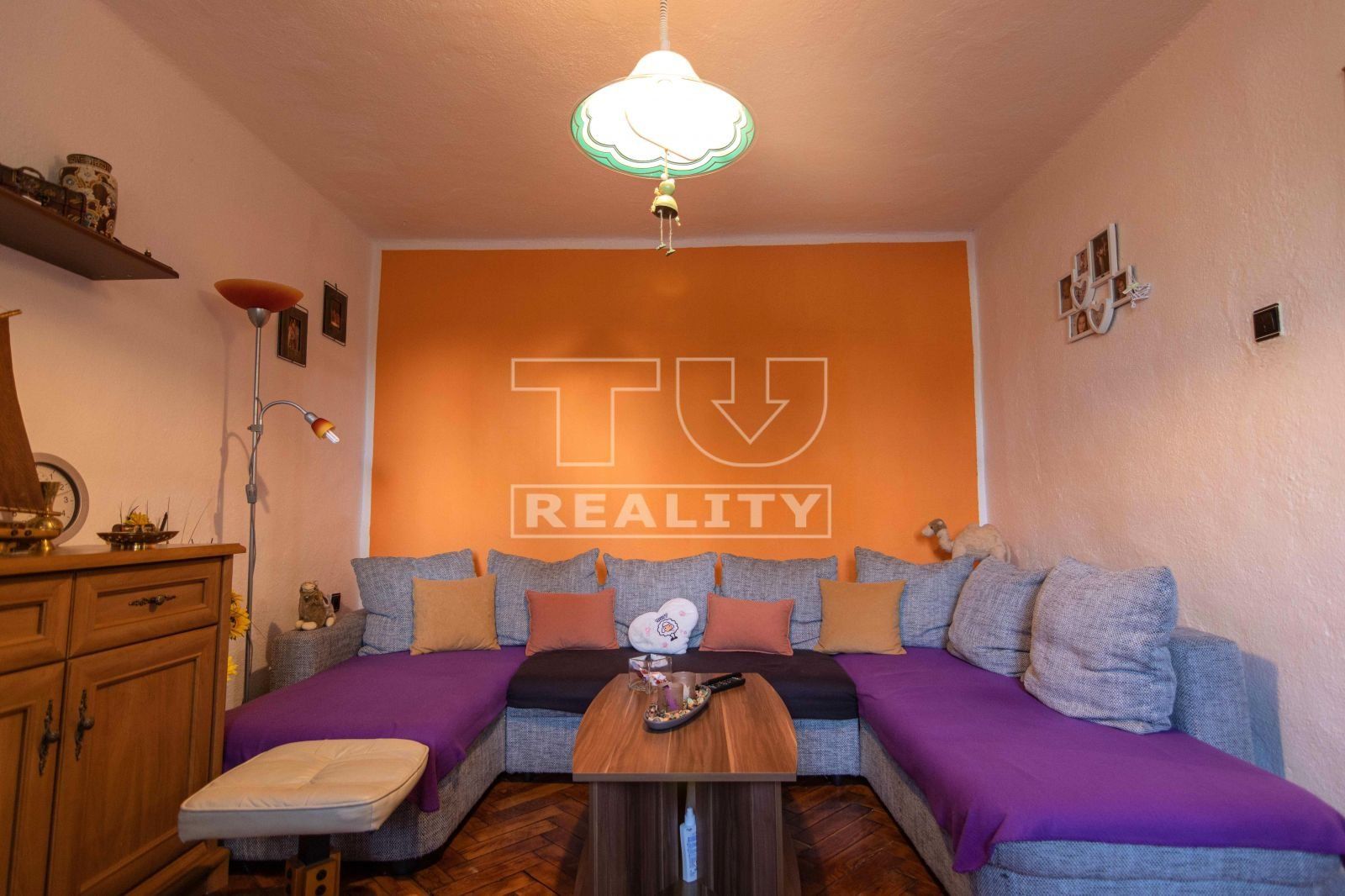 EXKLUZÍVNE ponúkame na predaj 3 izbový byt o rozlohe 58 m 2, po čiastočnej rekonštrukcií Košice-Šaca.