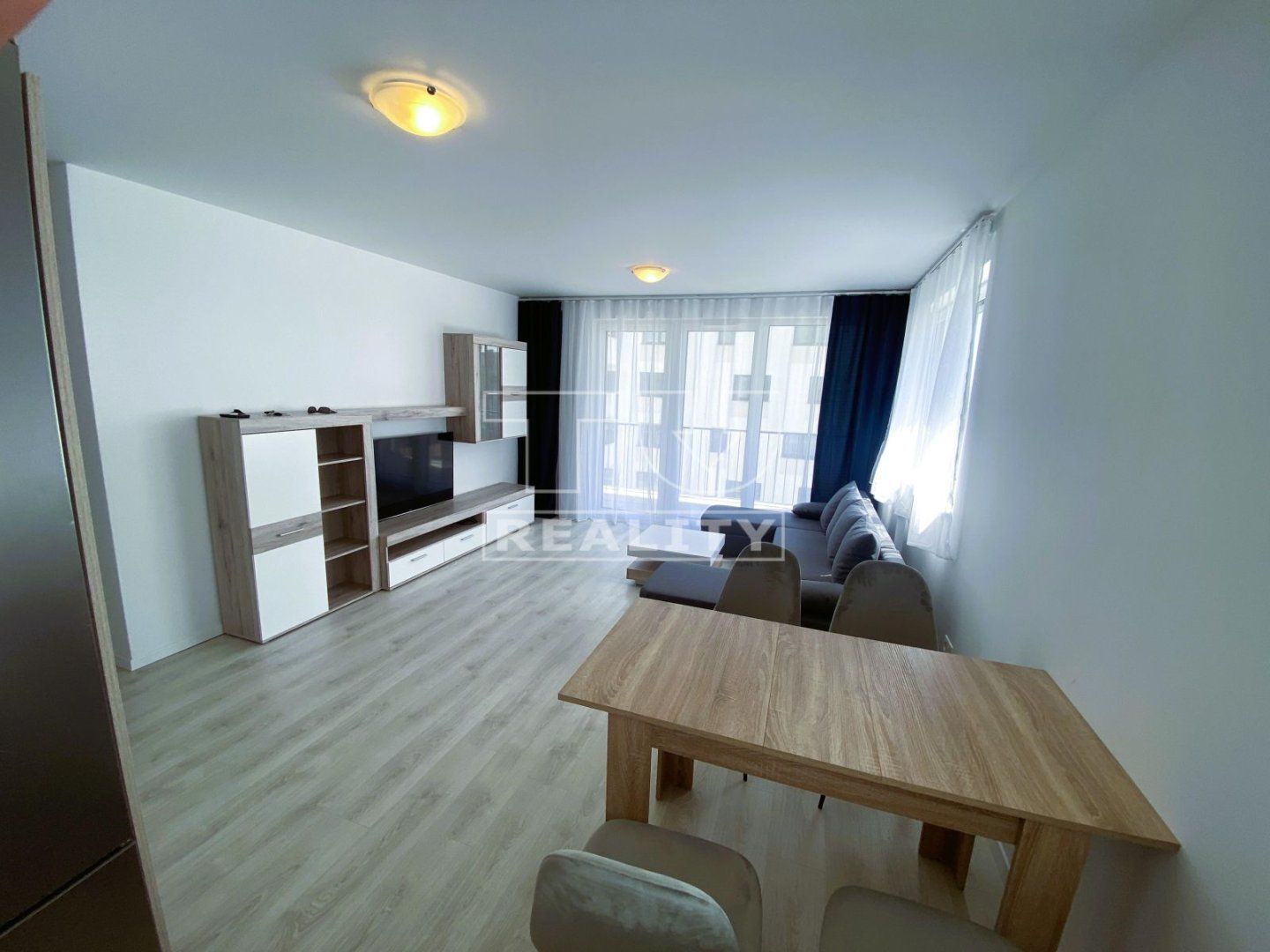TUreality ponúka na prenájom 2 izbový byt s parkovaním v projekte RNDZ v Bratislave m.č.Rača - 51,44m²