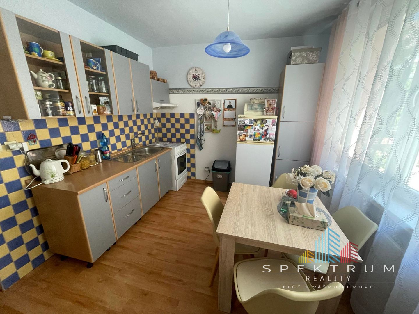 Exkluzívne na predaj 2 izb. veľkometrážny byt s balkónom - Bánovce n/B , ul. Novomeského
