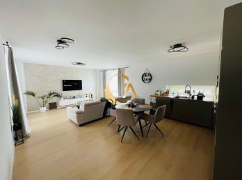 GODDESS & ASSENZIO ponúka na PREDAJ slnečný  2 -izbový byt s terasou-20m2 - na Hradskej ulici – parkovanie v uzavretom areáli