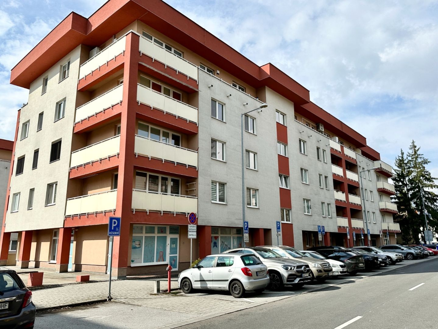 Prenájom: veľký 1-izbový byt v novostavbe, Bakossova ulica, 45 m2