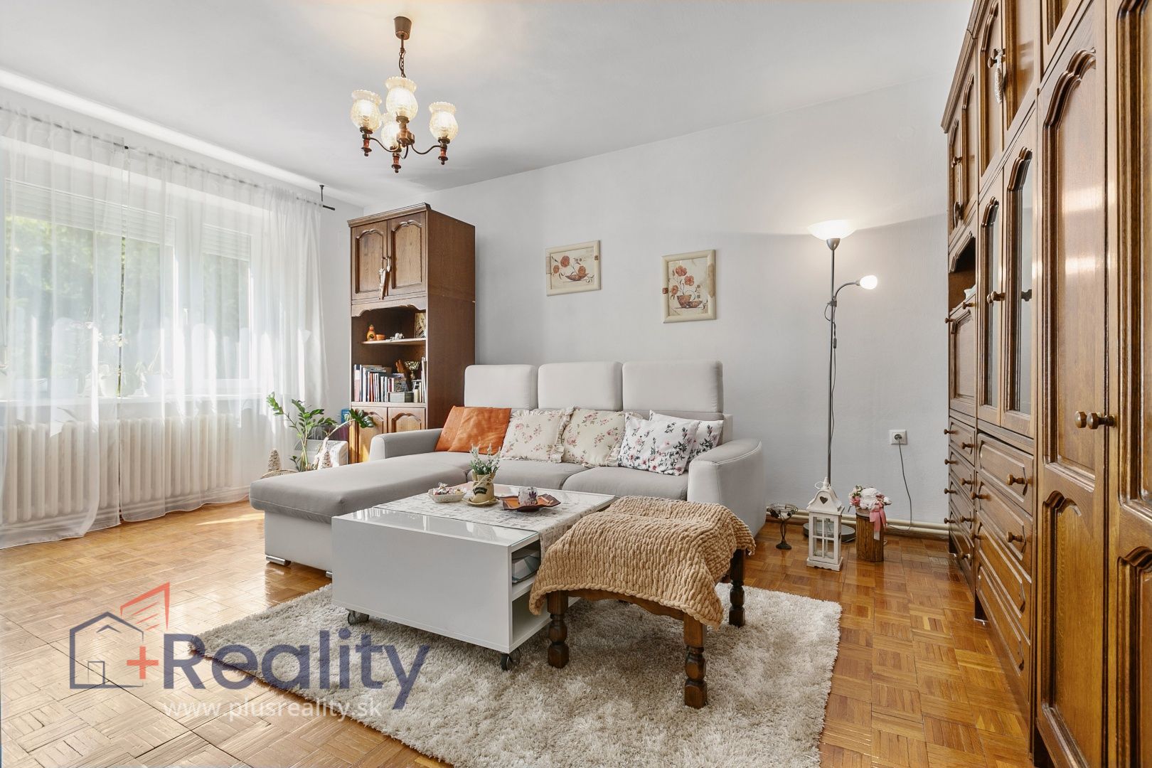 Galéria: PLUS REALITY I  Krásny 4 izbový byt s balkónom a záhradkou v meste Dunajská Streda na predaj! 