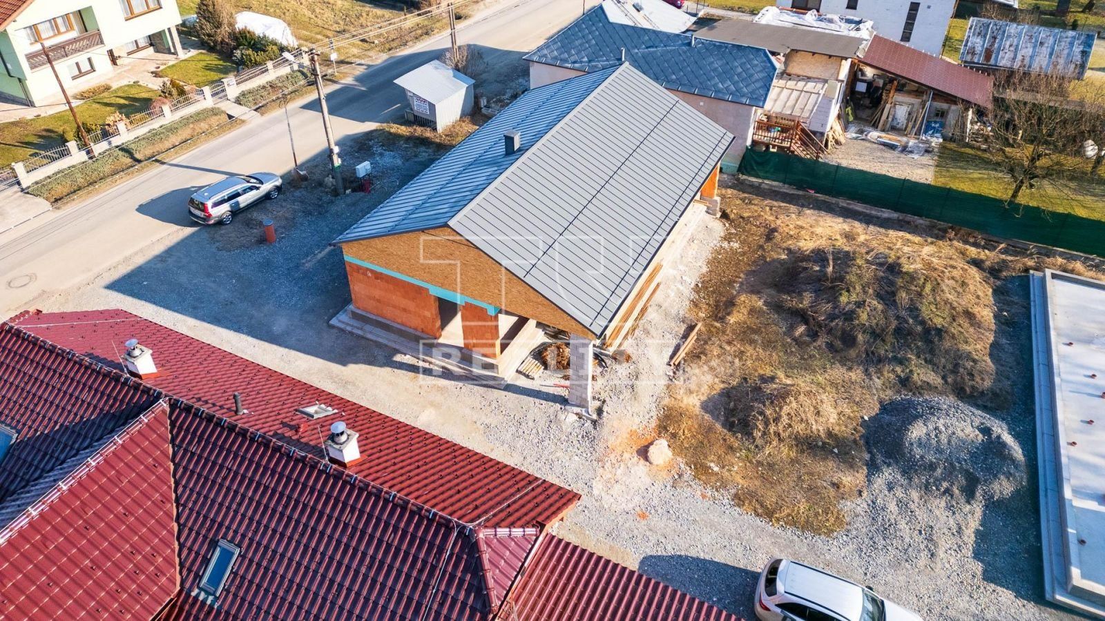 NADŠTANDARDNÁ NOVOSTAVBA 4KK na slnečnom pozemku v obci Lietava.
