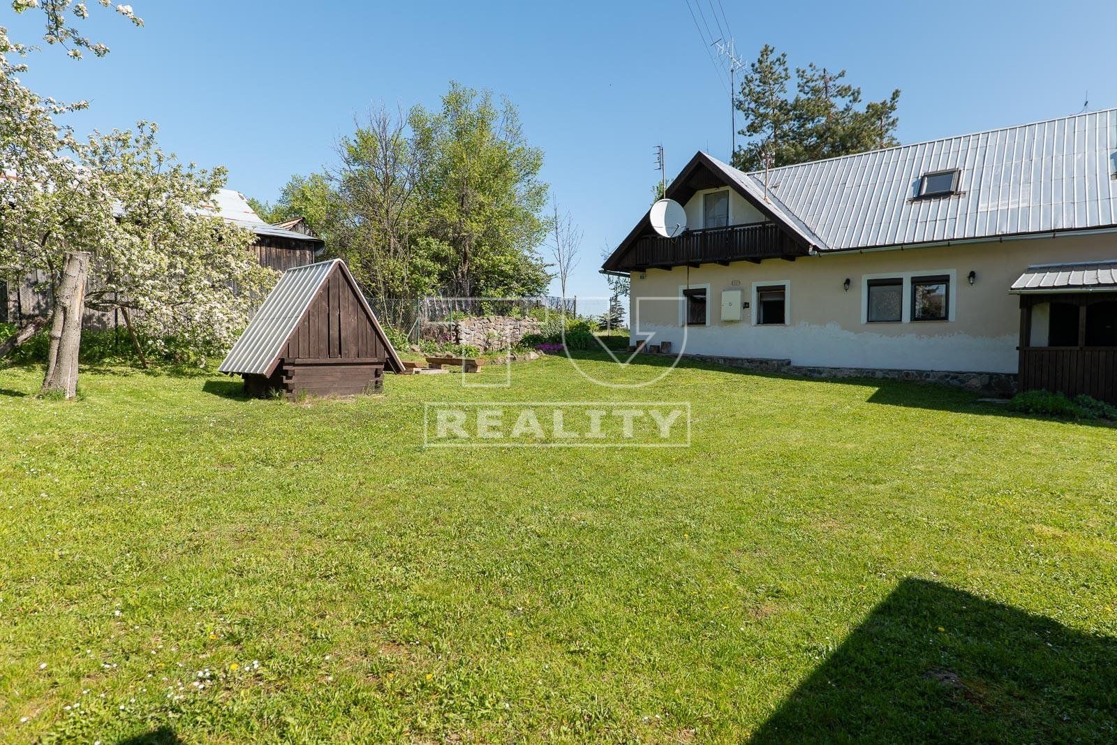 Na predaj chata/rodinný dom na víkend v lone krásnej prírody na výmere pozemku 1100m2