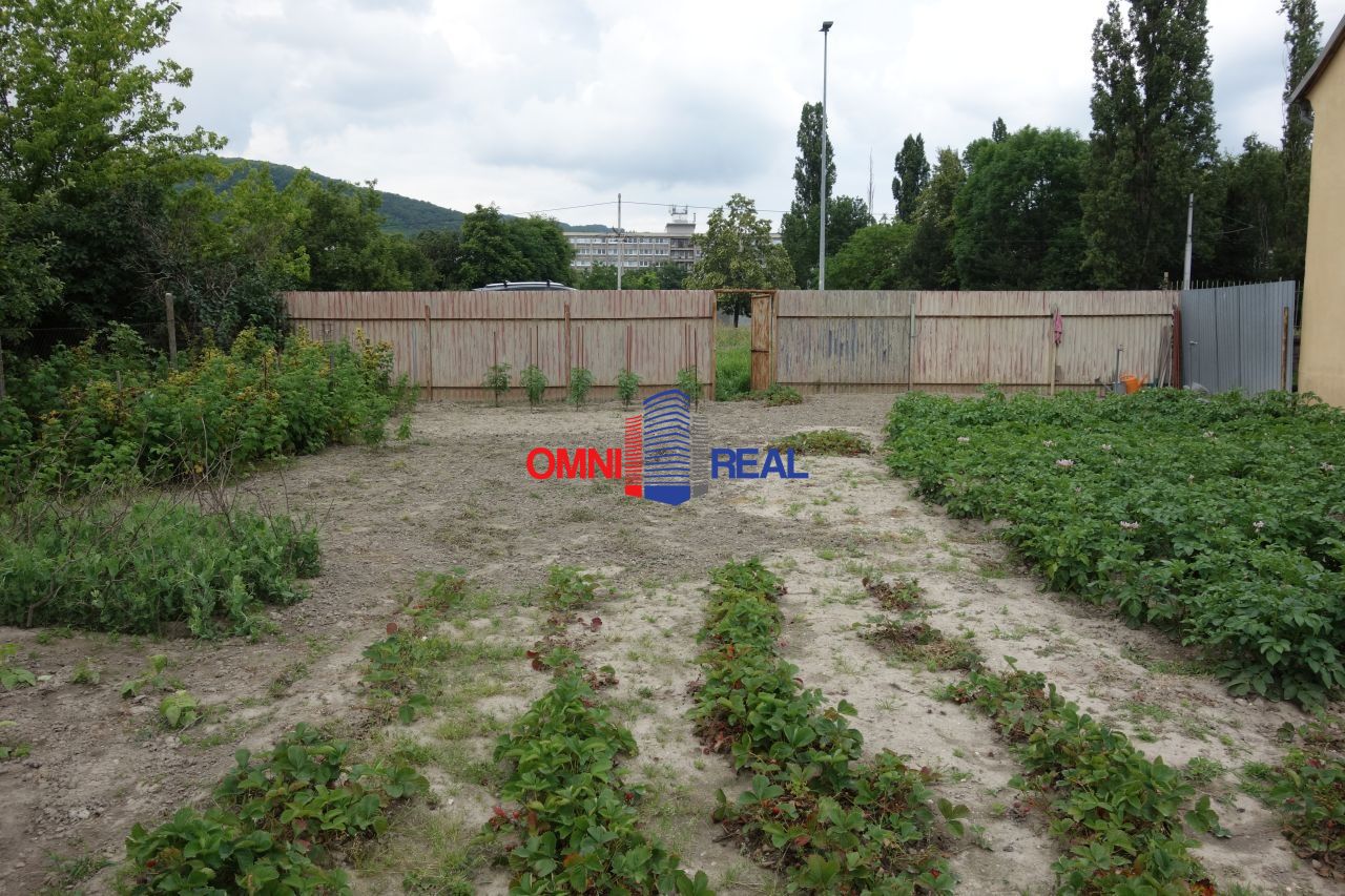 Záhrada, alebo pozemok na Račianskej ul. neďaleko stanice Vinohrady, s potenciálom, aj ako investícia
