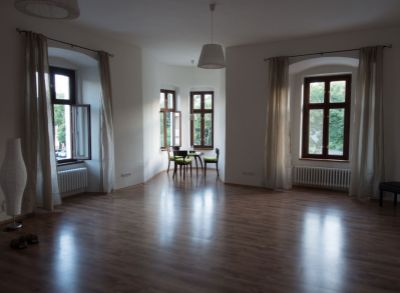 ARETÉ REAL - PRENÁJOM 59 m2 LUXUSNÉHO ADMINISTRATÍVNEHO PRIESTORU S VÝHĽADOM NA RADNIČNÉ NÁMESTIE CENTRA PEZINKA, M.R.ŠTEFÁNIKA