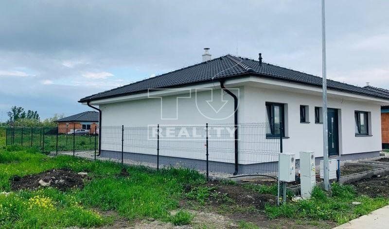 TUreality ponúka na predaj 4 - izbový rodinný dom - 120 m² v obci Hviezdoslavov na pozemku - 480 m².