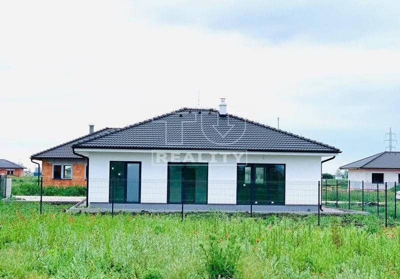 TUreality ponúka na predaj 4 - izbový rodinný dom - 120 m² v obci Hviezdoslavov na pozemku - 480 m².