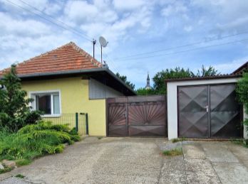Predaj 2.izb. dom s garážou na menšom pozemku Nitra - Drážovce SUPER CENA
