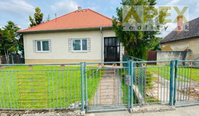 APEX reality predaj 3i. rodinného domu v obci Očkov, pozemok 753 m2, garáž, pivnica