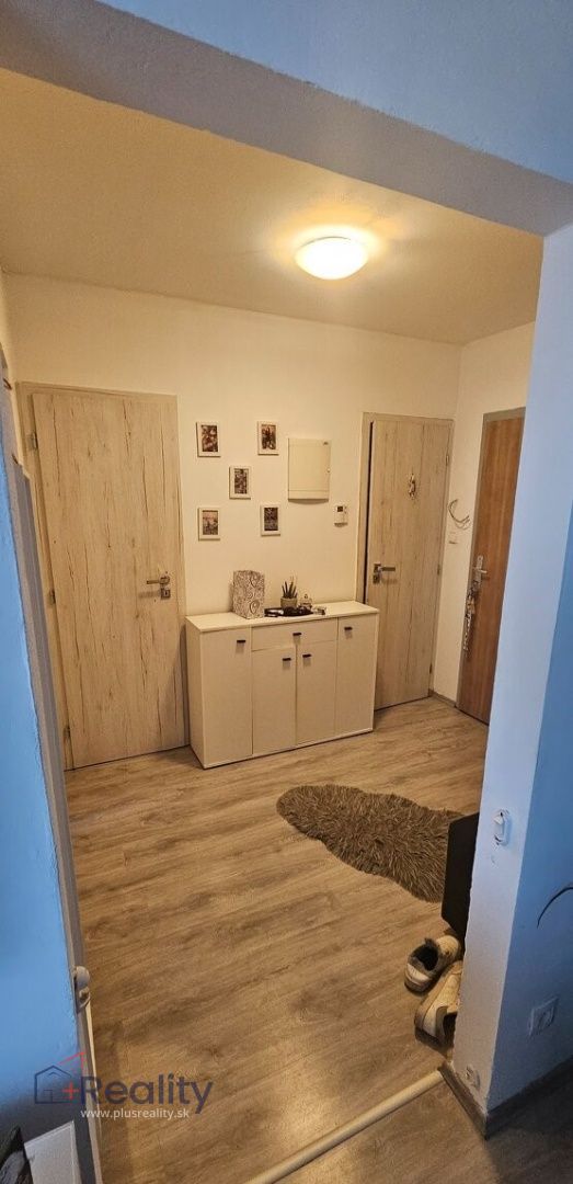 Galéria: PLUS REALITY I  Klimatizovaný 2 izbový byt v obci Nová Dedinka v okrese Senec na predaj! 