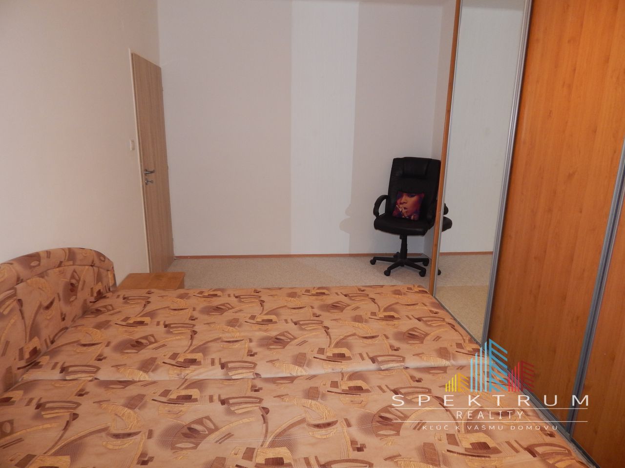 SPEKTRUM REALITY-Na Predaj 2-izbový byt  58 m2, Handlová, okres Prievidza