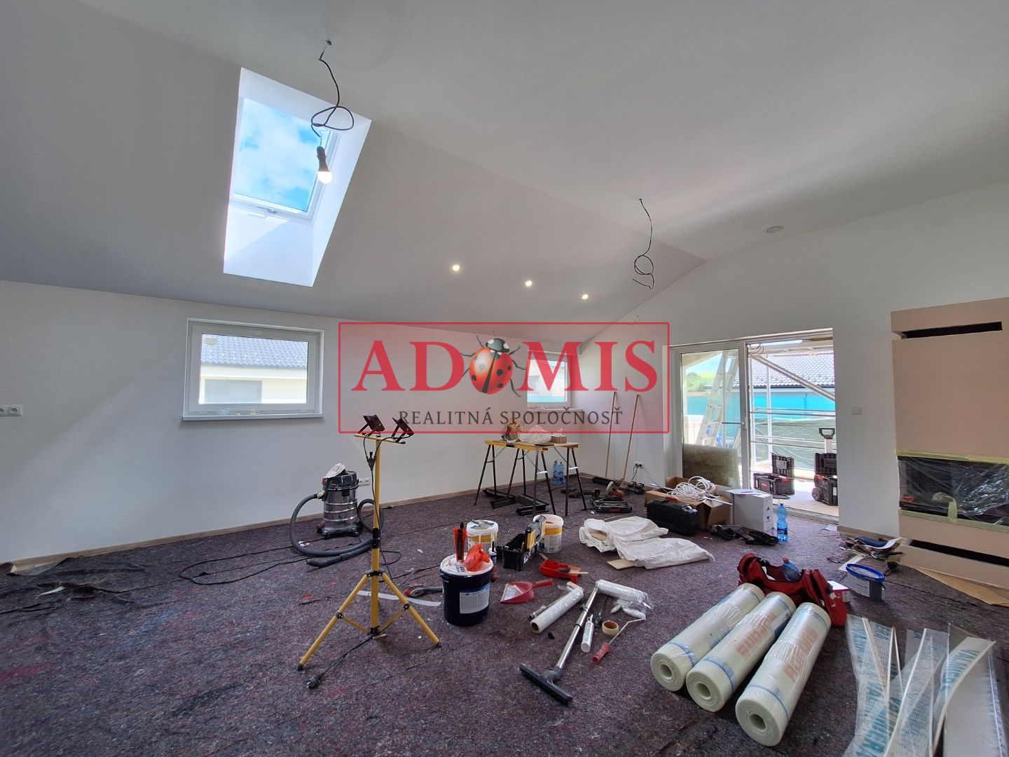 ADOMIS - predáme 4izb.bungalov č.4, kompletne dokončený,skolaudovaný,Chrastné, vodovod, asfalt, len 11km z Košíc