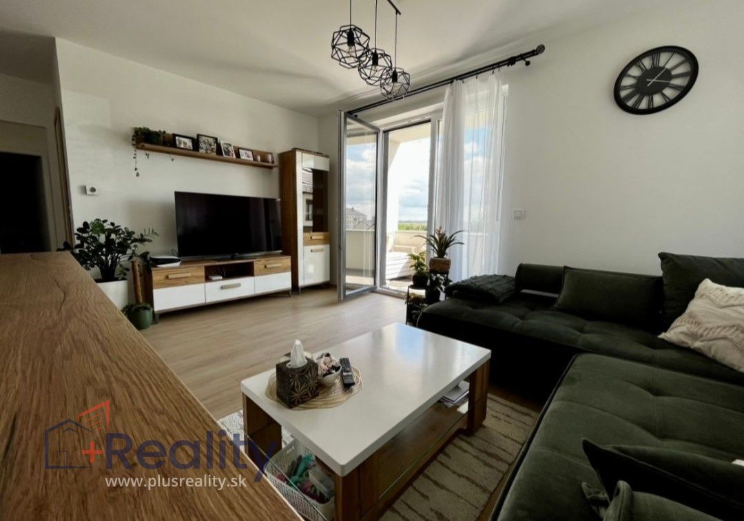 Galéria: PLUS REALITY I  Slnečný 3 izbový byt v novostavbe v maďarskej obci Rajka na predaj! 