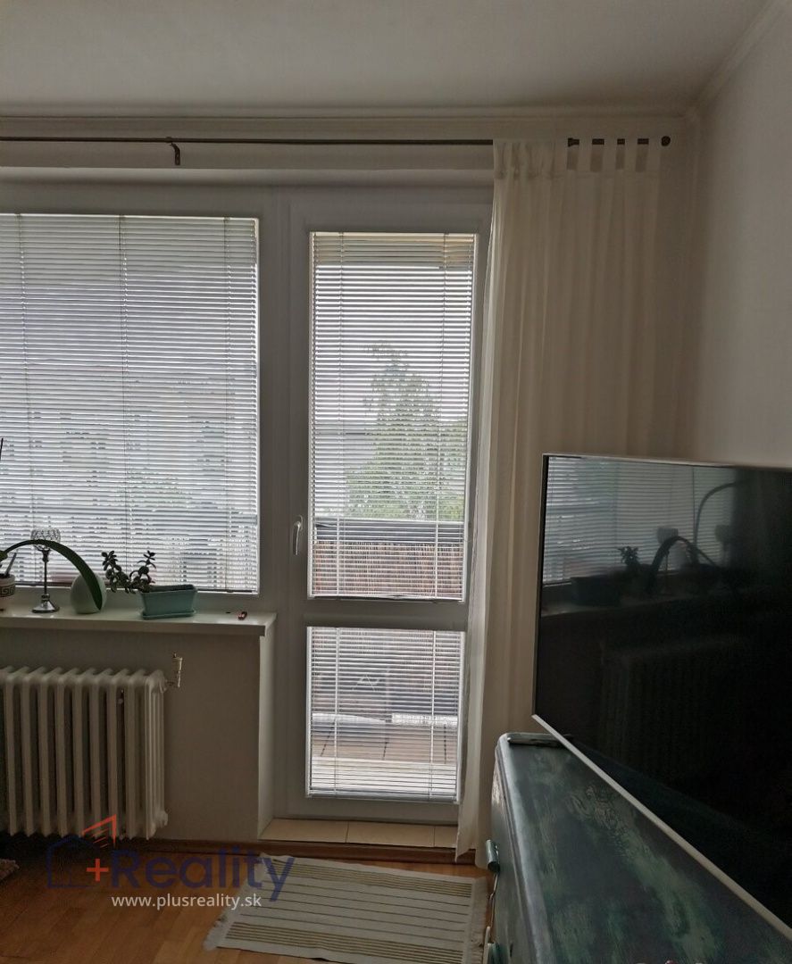 Galéria: PLUS REALITY I  Priestranný 3 izbový byt s balkónom v meste Senec na Považskej ulici na predaj! 