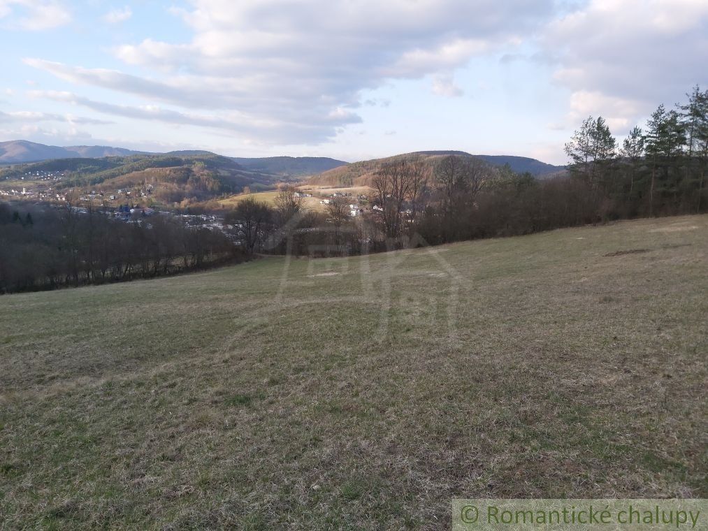 Pozemok s nádhernými výhľadmi v Púchove nad časťou Vieska-Bezdedov na predaj