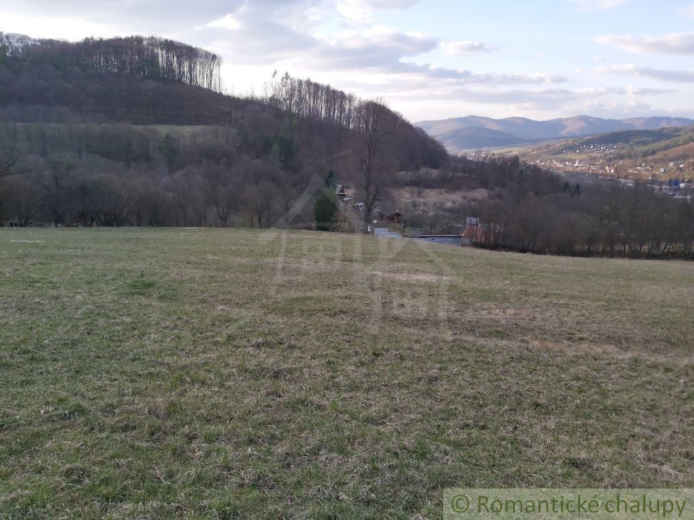 Pozemok s nádhernými výhľadmi v Púchove nad časťou Vieska-Bezdedov na predaj