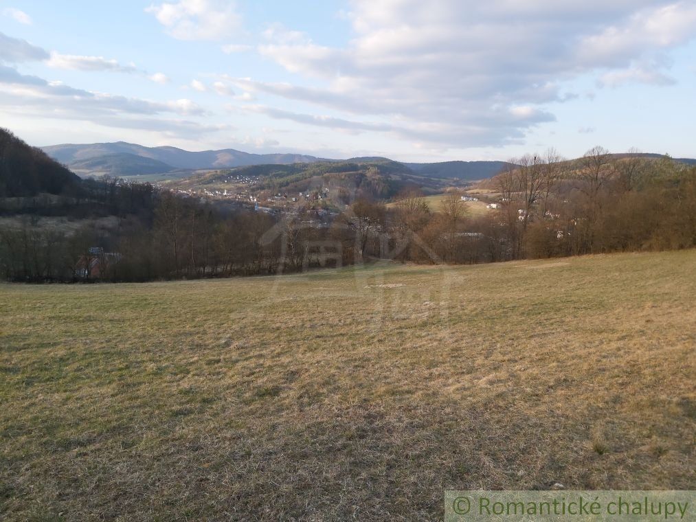 Pozemok s nádhernými výhľadmi v Púchove nad časťou Vieska-Bezdedov na predaj