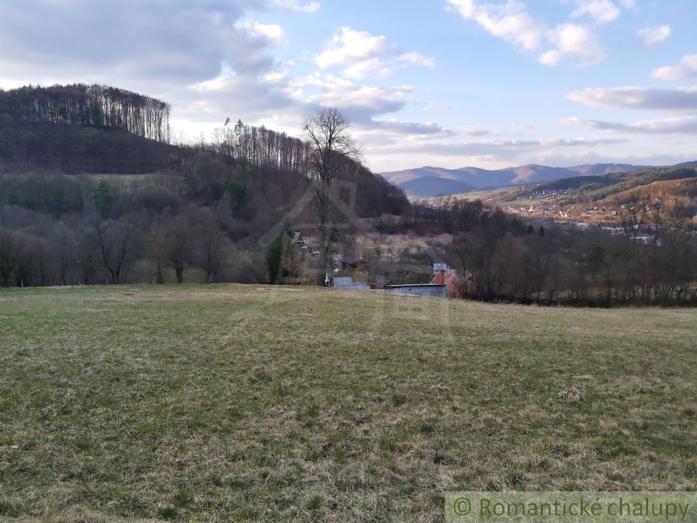 Pozemok s nádhernými výhľadmi v Púchove nad časťou Vieska-Bezdedov na predaj