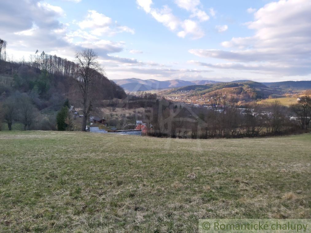 Pozemok s nádhernými výhľadmi v Púchove nad časťou Vieska-Bezdedov na predaj