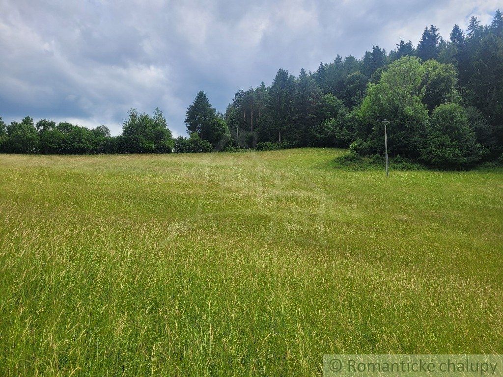 Rekreačný pozemok pri lese s krásnym výhľadom nad obcou Záriečie