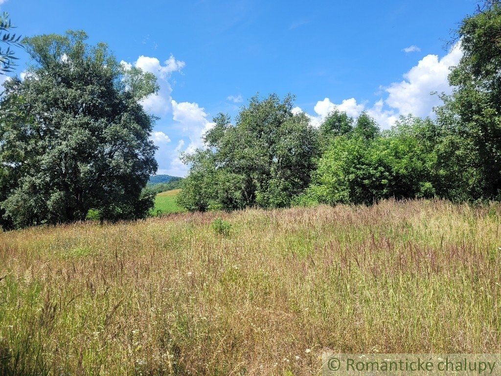 Pozemok na stavbu domu v prirodnom prostredí na okraji obce Dohňany - Mostište pri Púchove