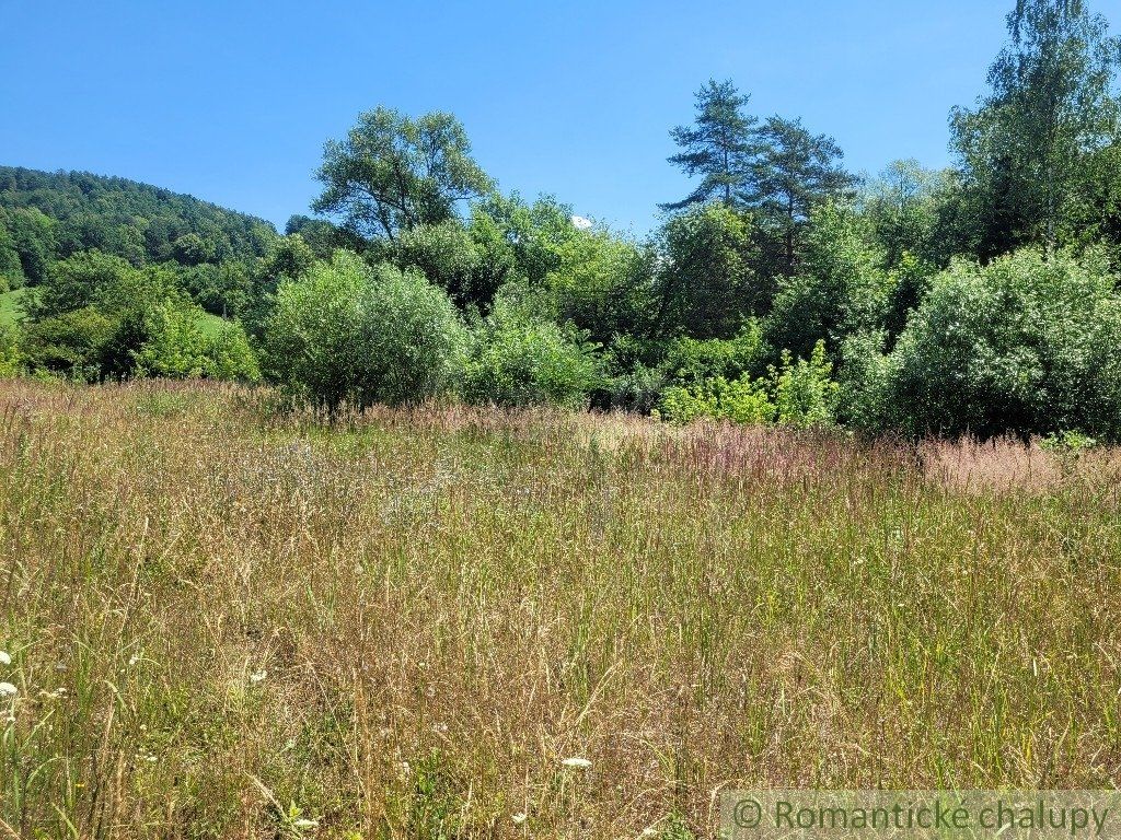 Pozemok na stavbu domu v prirodnom prostredí na okraji obce Dohňany - Mostište pri Púchove