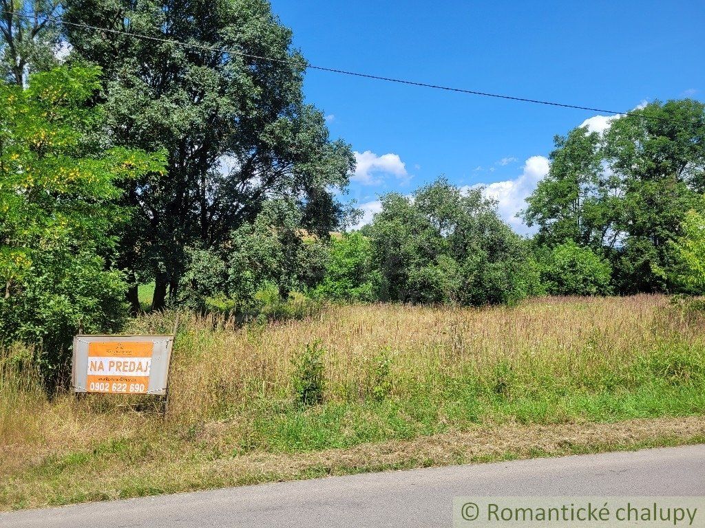 Pozemok na stavbu domu v prirodnom prostredí na okraji obce Dohňany - Mostište pri Púchove