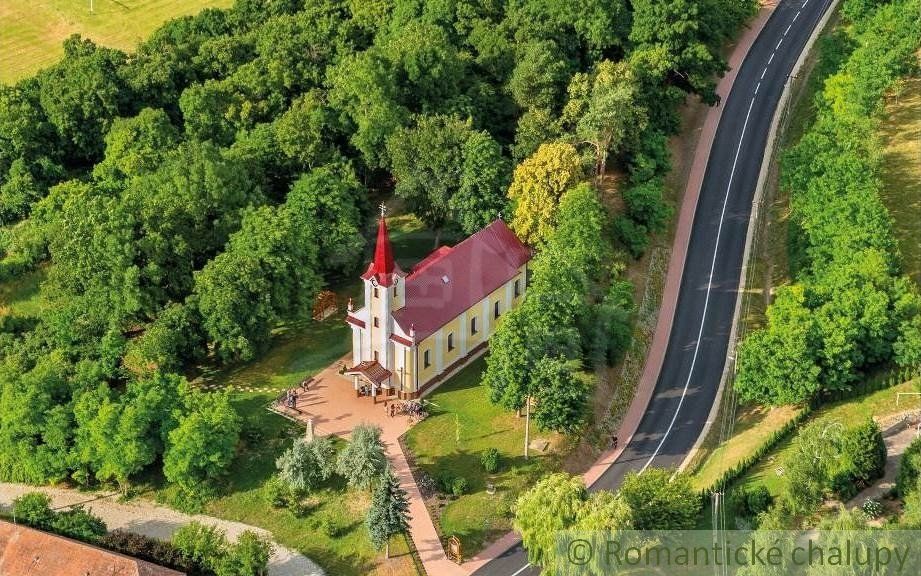 Priestranný stavebný pozemok s krásnym ovocným sadom v obci Branovo