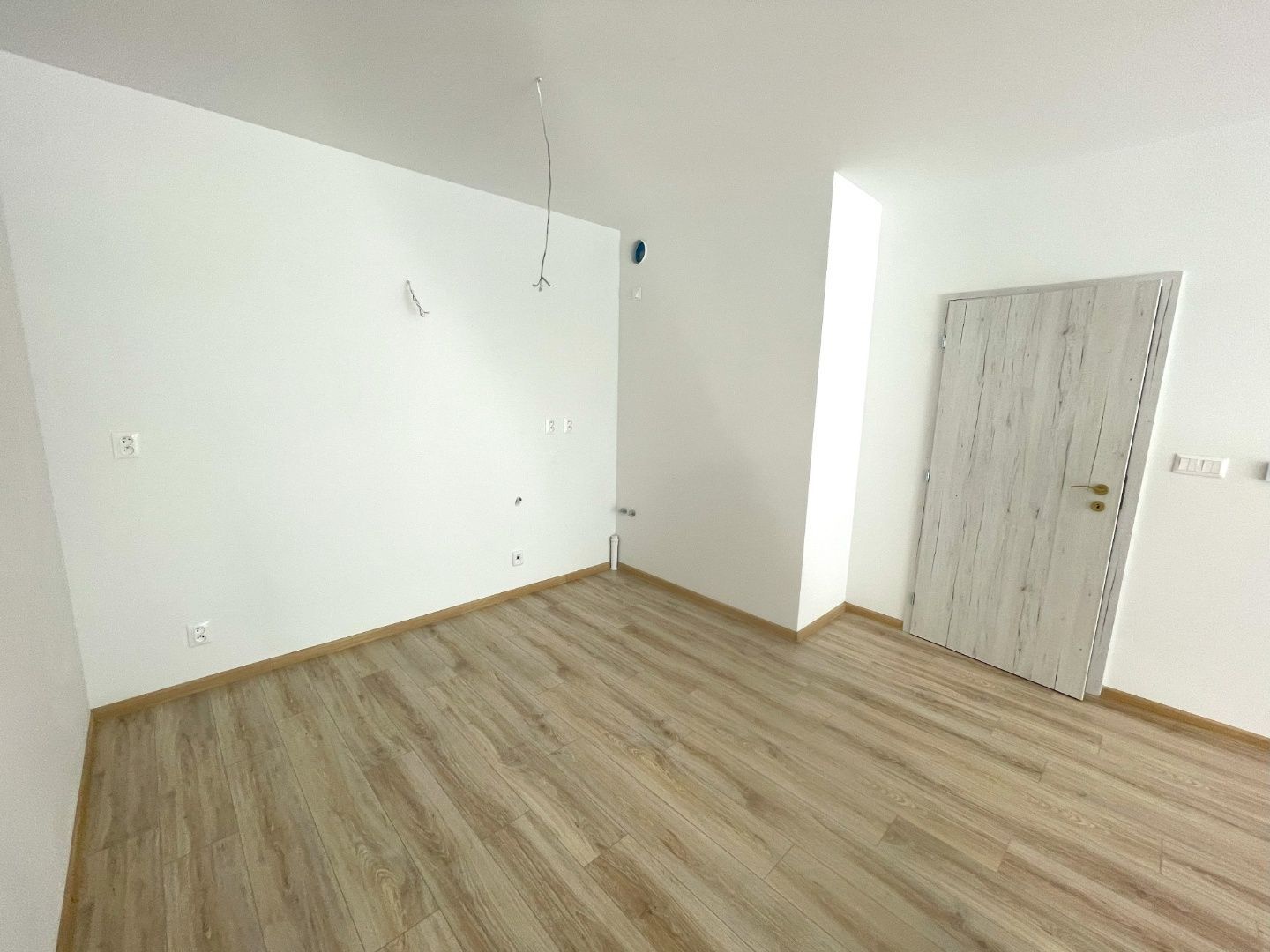 RAJPARK residence - priestranný 2 izbový byt s balkónom a parkovacím miestom