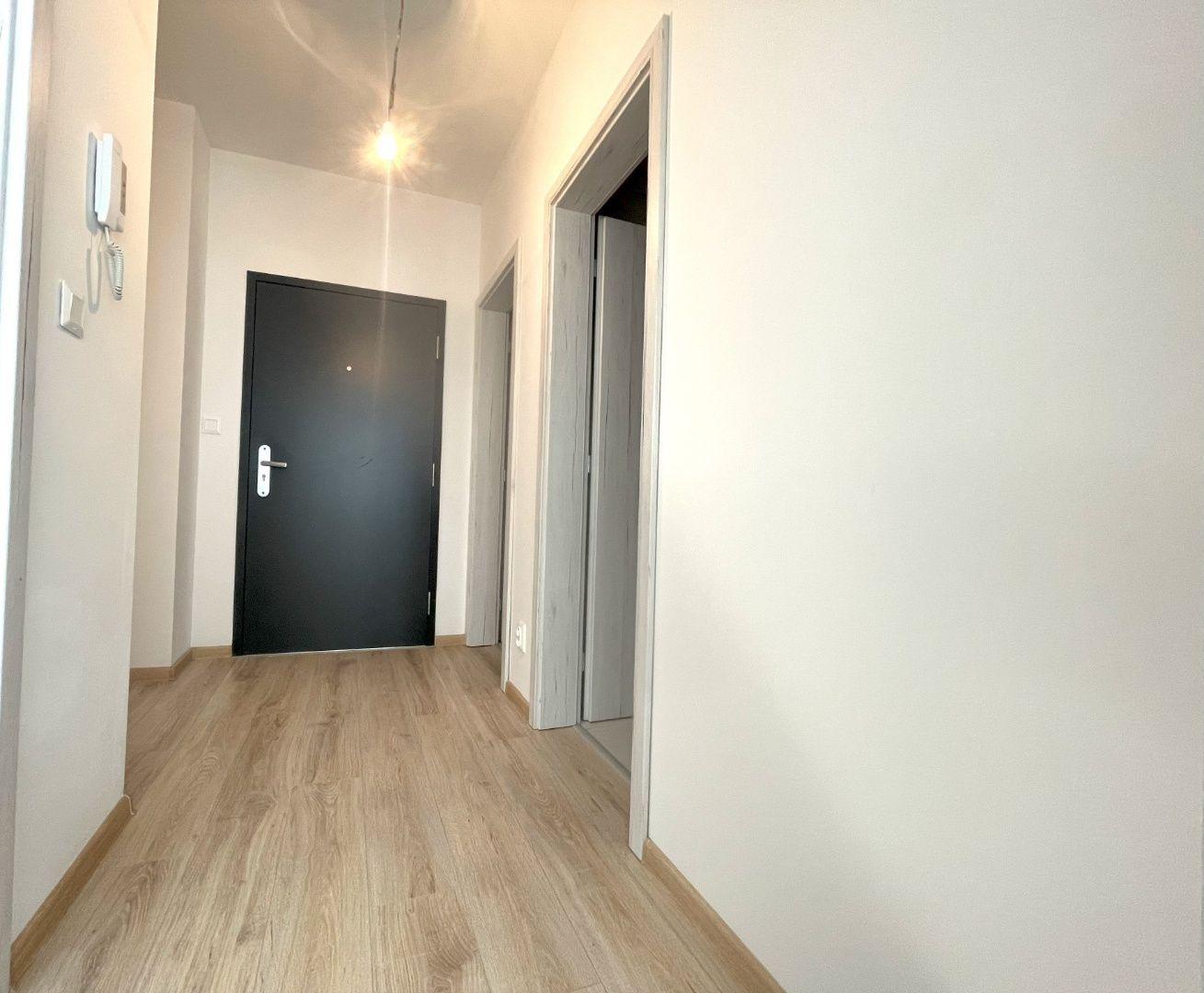 RAJPARK residence - priestranný 2 izbový byt s balkónom a parkovacím miestom