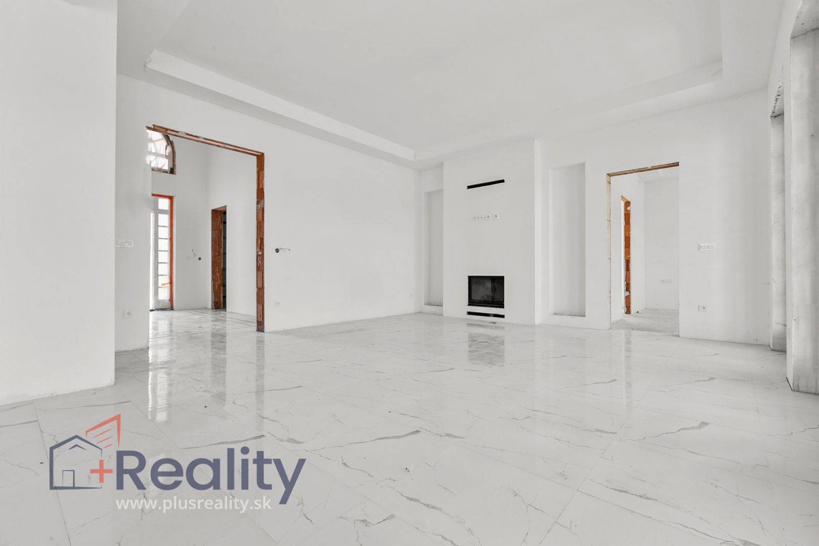 Galéria: PLUS REALITY I  Luxusný rodinný dom vo 