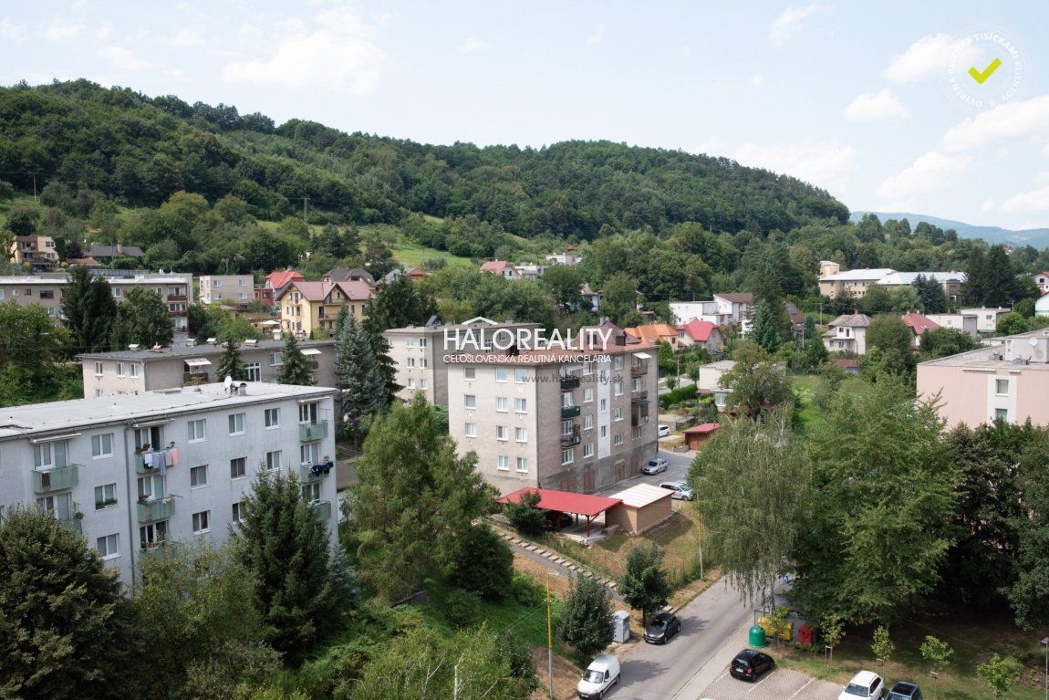 HALO reality - Predaj, trojizbový byt Nová Baňa