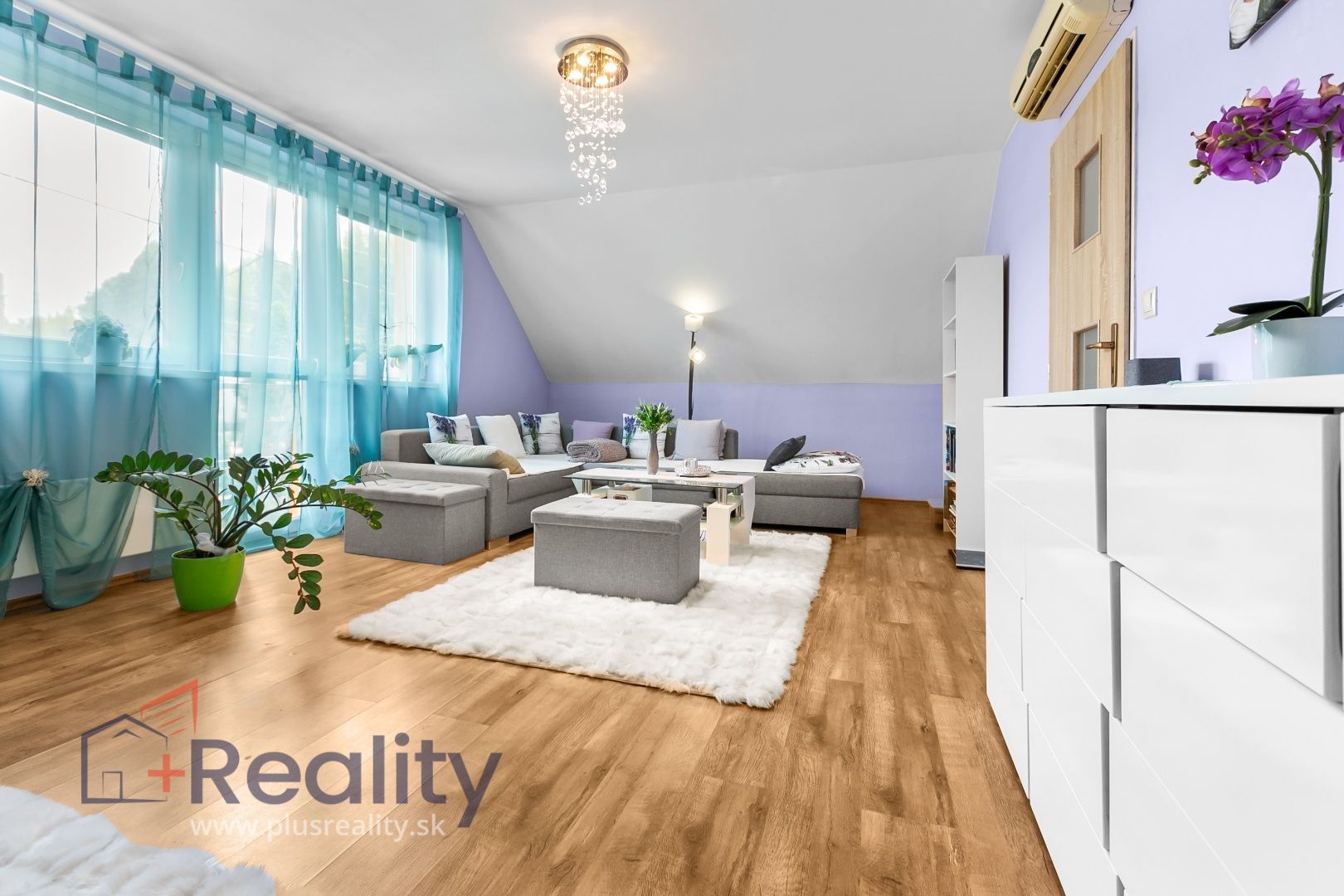 Galéria: PLUS REALITY | REZERVOVANÉ | Rodinný dom s bazénom a obrovským pozemkom v obci Vrakúň na predaj! 