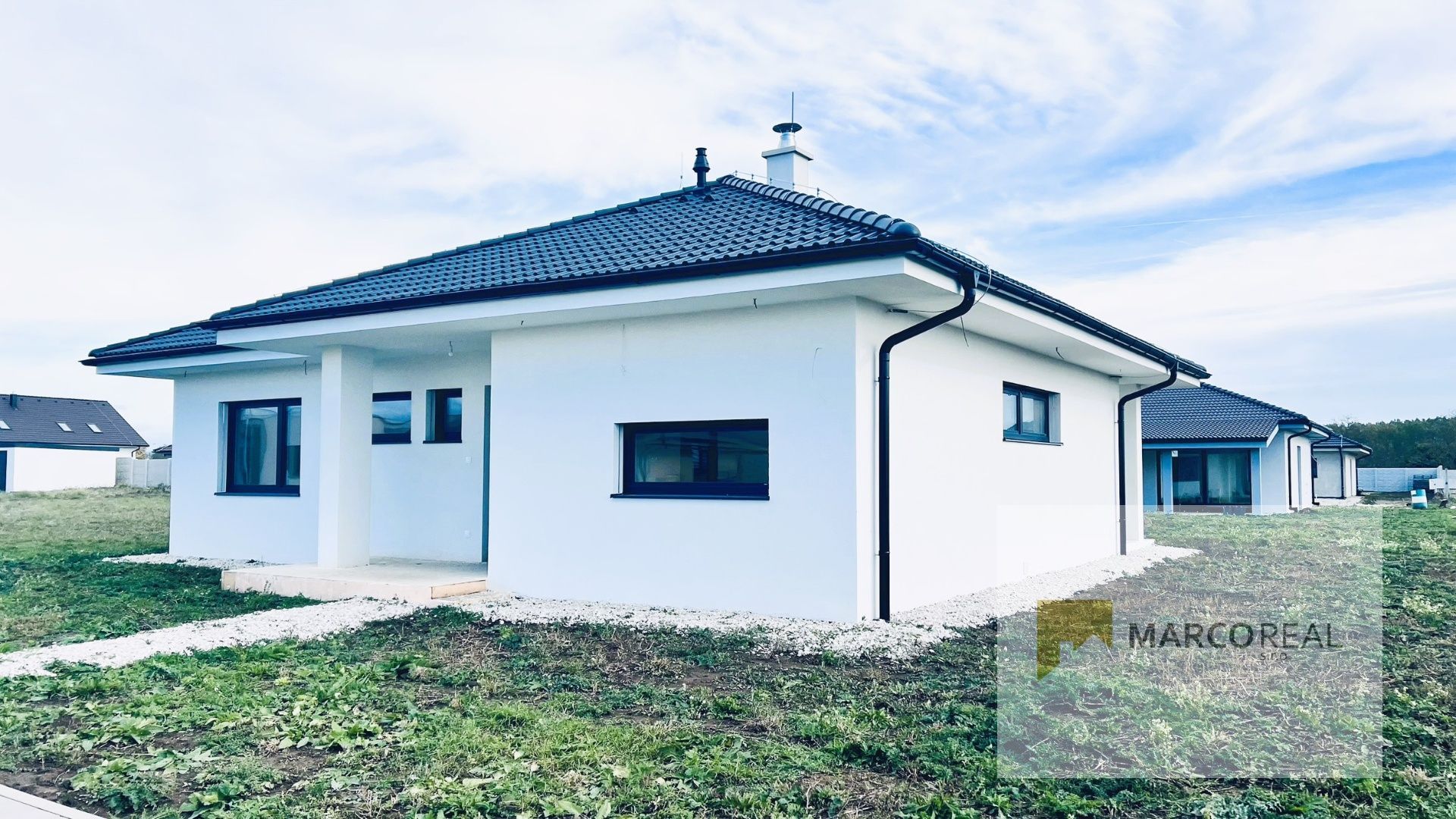 Novostavba 4 izbového rodinného domu Bungalov v obci Veľké Kostoľany, pozemok 600 m2