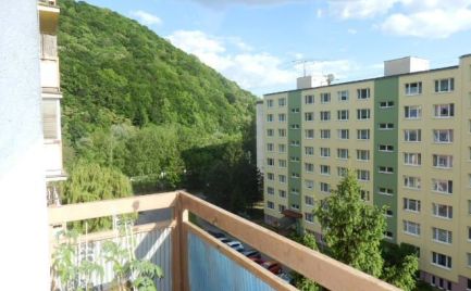 2i byt po kompletnej rekonštrukcii na Nám. Ľ. Štúra, Banská Bystrica