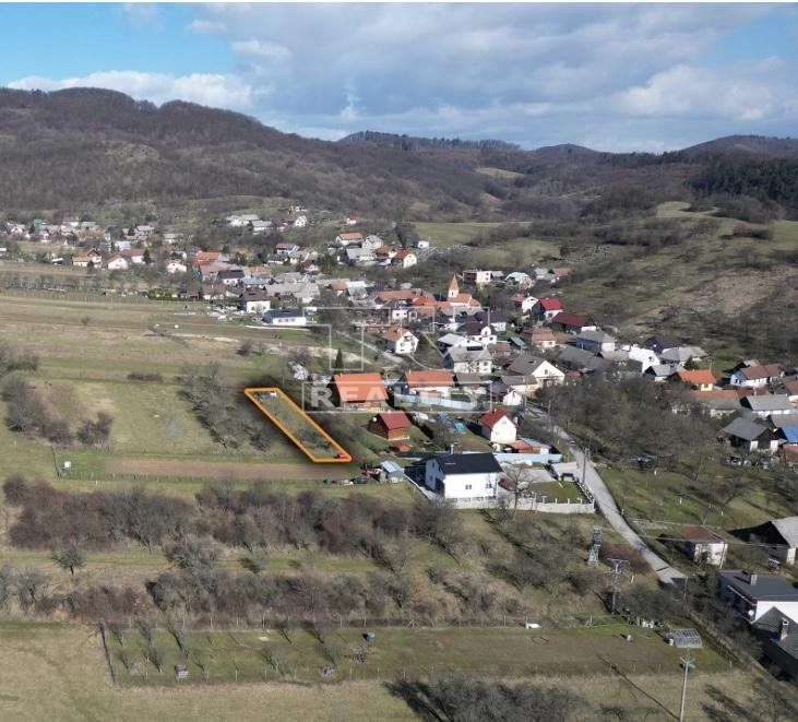 REKREAČNÝ POZEMOK V MALEBNEJ OBCI PETROVA LEHOTA, 429M2