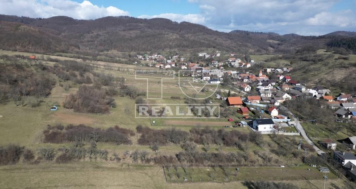 REKREAČNÝ POZEMOK V MALEBNEJ OBCI PETROVA LEHOTA, 429M2